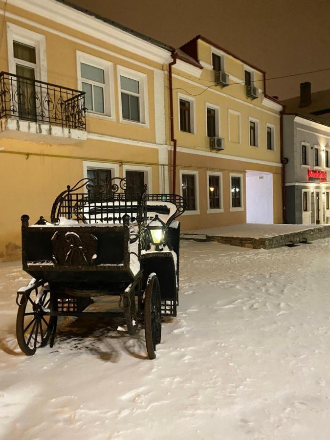 Чудові Апартаменти «D.I.M.» В Старому Місті Kamianets-Podilskyi Luaran gambar